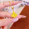 Collar de Hoja de Ginkgo Bañado en Oro Estilo Antiguo con Dorado de Hielo para Mujer, Lujo Ligero, Sensación Elegante y de Alta Gama, Amuleto de Pequeña Fortuna, Cadena para Clavícula Pequeña Estilo Vestido