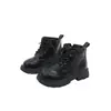 Zapatos para Niños 2026 Otoño/Invierno Nuevo Modelo Botas para Niños Superficie Suave para Bebé Suela Suave Botas Martin Estilo Británico de Caña Alta Botines