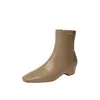 Botas Slimming Estilo Coreano para Escritório 2026 Inverno Salto Baixo Grosso Slimming Bico Quadrado Delicado Cor Chá de Leite Versátil Circunferência Pequena da Panturrilha Botas Curtas Femininas