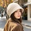 Chapéu de tricô versátil estilo coreano para mulheres, quente e protege as orelhas para outono e inverno, moderno, adequado para circunferência de cabeça grande, faz o rosto parecer menor, gorro de tricô