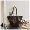 Bolso tote de moda para mujer, diseño plisado de alta gama, nuevo bolso de hombro casual más vendido, gran capacidad, bolso de mano versátil, venta al por mayor