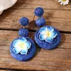 Aretes Florales Hechos a Mano de Rafia Estilo Festivo, Aretes Étnicos de Gama Alta de Nicho, Aretes Únicos y Hermosos al por Mayor