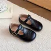Sapatos Infantis Mary Jane Retro Primavera 2026 Novos Sapatos de Couro para Crianças Pequenas Sapatos de Princesa Sapatilhas para Bebê Menina