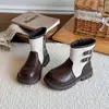 Botas de Moda Femininas 2026 Outono/Inverno Novidades Infantis Versátil Estiloso Cano Médio-Alto Botas de Couro Estilo Coreano Princesa Solado Macio Botas de Couro