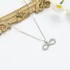 Collar de Moda de Lujo Ligero con Diseño Hueco de Flor de Amor y Mariposa, Cadena para Clavícula de Temperamento Nicho para Mujer, Venta al por Mayor