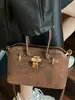 Bolsa Tote Simple de Aspecto Elegante Estilo Coreano para Mujer 2025 Nuevo Bolso de Hombro de Verano Bolso de Concha de Moda Nicho de Mano