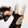 Los fabricantes suministran guantes de pesca de camuflaje para pesca al aire libre, guantes de tres dedos Dew, suministros de equipo de pesca, guantes al por mayor.