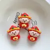 Año Nuevo festivo gato de la suerte sobre rojo resina pequeños accesorios al por mayor accesorios para el cabello pinza para el cabello taza de enjuague bucal parche decorativo