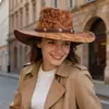 Sombrero Vaquero Occidental de Cuero Sintético Vintage Desgastado y Agrietado con Ala Ancha para Protección Solar, Actuaciones y Vacaciones