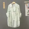 Estilo sin arrugas, sin planchar, camisa de protección solar elegante de verano con estampado de pintura a tinta, chaqueta tipo camisa para mujer, top tipo camisa de longitud media