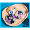 Insignia de Lata Personalizada Baji Autoimpresión Guzi Bidimensional Doble Destello Reflectante Cepillado Insignia Periférica de Anime Hecha a Medida