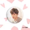 Insígnia Yi Yang Qianxi 58mm Tfboys Insígnia de Ídolo Broche Entrega de Presente Insígnia de Barra Guzi