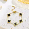 Pulsera de Acero de Titanio Oro Rosa 18K Europea y Americana de Trébol de Cuatro Hojas para Mujer, No se Desvanece, Diseño de Nicho, Joyería Transfronteriza de Lujo Ligero
