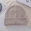 Gorro de lana cálido de punto de color liso de alta gama clásico de invierno para mujeres y hombres, sombrero versátil a prueba de frío de estilo coreano para exteriores