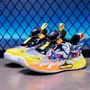 Zapatillas para niño con luces 2026 otoño, zapatos infantiles con suelas blandas, antideslizantes, superficie de piel transpirable, zapatillas de running ligeras de EVA