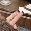 Pendientes de Perla Dorada Sencillos de Moda Estilo Coreano Juego de Cuatro Piezas Básicos Versátiles Ropa de Trabajo Pendientes Clásicos Pequeños y Exquisitos para Mujer