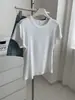 Camiseta Básica Versátil de Manga Curta Slim-Fit para Mulheres, Gola Redonda Elástica, Ombro Regular, Design de Pônei Bordado, Verão 26