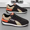 Sapatos Masculinos Primavera e Verão Novo Estilo Malha Ultra-Leves Tênis de Corrida Calçados Esportivos Respiráveis Amortecedores Sola Macia Calçados de Estudante Tênis de Corrida Leves
