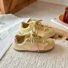 Zapatillas de Entrenamiento Alemanas para Niños 2026 Otoño Nuevo Estilo Antideslizantes Resistentes al Desgaste Niña Pequeña Cómodas Suela Suave Zapatos Casuales Moda Zapatos Individuales Modernos