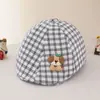 Suministro Directo de Fábrica Boina Infantil Gorra Pico de Pato con Etiqueta y Estampado de Oso, Gorra de Algodón Suave Versátil para Bebés y Niños Pequeños