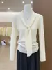 Guangzhou Trece Líneas Estilo Popular de Alta Calidad ~ Otoño 2025 Nueva Moda Cómoda Camiseta Básica con Escote en V y Cinta para Mujer
