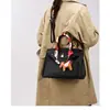2025 Nova Tendência da Moda Bolsas Femininas Textura Retrô Europeia e Americana Estilo Estrangeiro Bolsa de Mão Casual Bolsa de Ombro Transversal