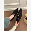 Estilo Vintage! Sapatos Femininos Retrô de Veludo com Design de Camélia, Estilo Mary Jane, Elegantes Saltos Anabela para o Trabalho com Fivela de Metal
