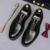 Zapatos blancos de cuero de venta caliente, cuero genuino, zapatos de negocios ligeros de piel de vaca, suela gruesa para aumentar la altura, estilo británico retro, zapatos de cuero suave para hombre