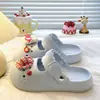 Zuecos Mary Jane de EVA con lindo sombrero de conejito, adecuados para usar al aire libre en verano, pantuflas casuales, ligeras, de suela gruesa, de punta cerrada para niñas