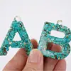 Resina de grava turquesa natural colgante de letra inglesa accesorio DIY de resina hecho a mano llavero colgante decorativo