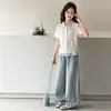 Conjunto de Camisa de Manga Curta de Verão para Meninas 2026 Novo Estilo Crianças Médias e Grandes Estilo Escolar Strass Hot-Fix Jeans Casual Conjunto de Duas Peças