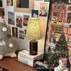 Lámpara de mesa floral vintage estilo francés, decoración de mediados de siglo, regalo de cumpleaños para una mejor amiga, luz de noche de ambiente de nicho de alta gama para niñas