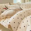Juego de ropa de cama de cuatro piezas de terciopelo de leche, nuevo diseño de dibujos animados 2026, juego de sábana y funda de edredón de vellón de coral para invierno