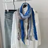 Bufanda nueva de algodón y lino, tacto degradado azul, bufanda de otoño e invierno, chal largo plisado estampado retro versátil para mujer