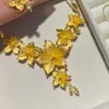 Novo Colar Flor da Três Vidas Cor Dourado Areia, Elegante, Moderno, Flor da Felicidade, Corrente Conjunto Flor de Casamento, Joias Banhadas a Ouro, Fornecimento ao Vivo