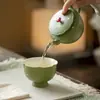 Xícara Pequena de Cerâmica com Esmalte Verde Mandarina e Pontos Dourados, Xícara de Cerâmica Alta em Formato de Pétala, Nova Xícara de Chá para Degustação Estilo Chinês, Xícara de Chá Kung Fu