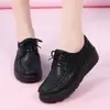 Sapatos de enfermeira Mousideng femininos, brancos, com sola macia, antiderrapantes, novos sapatos médicos de sola plana estilo coreano com aumento interno de altura para médicos