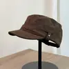 Nuevo sombrero plano de gamuza bordada estilo vintage, estilo coreano para principios de otoño, gorra tipo pico versátil que favorece caras pequeñas, estilo vintage para mujer