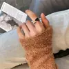 Anel Coração Escuro Estilo Frio Europeu e Americano Doce Cool Design de Nicho Anel Leve Luxo Tendência Boate Anel para Dedo Indicador Feminino