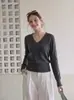 Suéter de punto de manga larga con cuello en V estilo coreano para mujer, nueva colección otoño temprano 2026, entallado a la cintura, corte ajustado, camiseta adelgazante, prenda básica, suéter