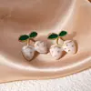 Pendientes de Fresa con Goteo de Aceite de Venta Caliente Transfronterizos, Serie de Frutas de Acero Inoxidable de Lujo Ligero y Gama Alta, Pendientes Dulces y Lindos