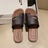 Venta Directa de Fábrica Nuevas Pantuflas Planas Retro Francesas para Mujer Verano Uso Exterior Estilo Coreano Moda Romana Sandalias de Playa para Mujer