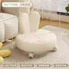 Taburete con Ruedas Giratorias para Abrir Paquetes, Taburete Bajo con Ruedas, Silla Estilo Crema, Taburete Pequeño para el Hogar para Limpiar Pisos, Acabado de Costuras y Organización de Artículos, Taburete Redondo