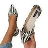 Zapatos planos únicos con estampado de cebra, corte lateral y punta fina, con suelas suaves, tela transpirable, diseño de corte bajo, adecuados para el uso diario en primavera y otoño.