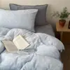 Juego de ropa de cama de estilo nórdico a rayas, de alta densidad, de terciopelo de leche, con bordes festoneados, disponible en juego de cuatro piezas o tres piezas de franela.