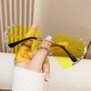 Nuevas gafas de sol de amor con incrustaciones de diamantes Gafas de sol oceánicas solares integradas de PC para mujer personalizadas europeas y americanas al por mayor