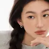 Aretes de Diamantes Irregulares de la Serie Rota para Mujer Lujo Ligero Diseño de Alta Gama Sentido de la Moda Elegantes Aretes en forma de C Joyería para la Oreja