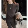 Camiseta básica de color liso con cuello redondo y manga larga para mujer, camiseta base de mezcla de lana ajustada para otoño e invierno, se puede usar como capa exterior