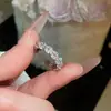 Anillo de Luz Redondo Abierto de Circonita Súper Brillante Francés Lujo de Alta Gama Anillo para Dedo Índice Versátil Diseño de Nicho Anillo para Mujeres