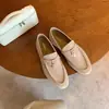 Mocassins Femininos Chuyuji de Bico Redondo, com Solado Macio e Fivela de Franja, Versáteis Estilo Coreano, Baixo Salto, Slip-On